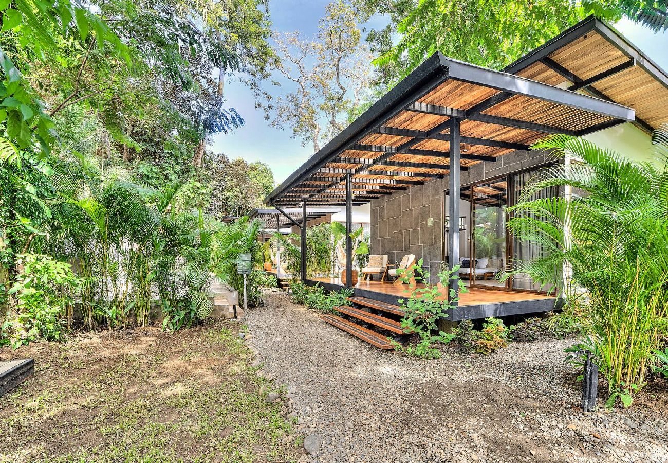 Villa in Puerto Viejo - Salt n’ Pepper Beach Lodge | 4 villas w/pool & AC 