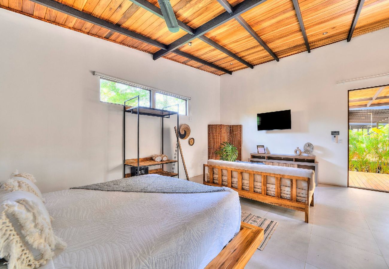 Villa in Puerto Viejo - Thyme Villa · Private Studio for Adults + Pool