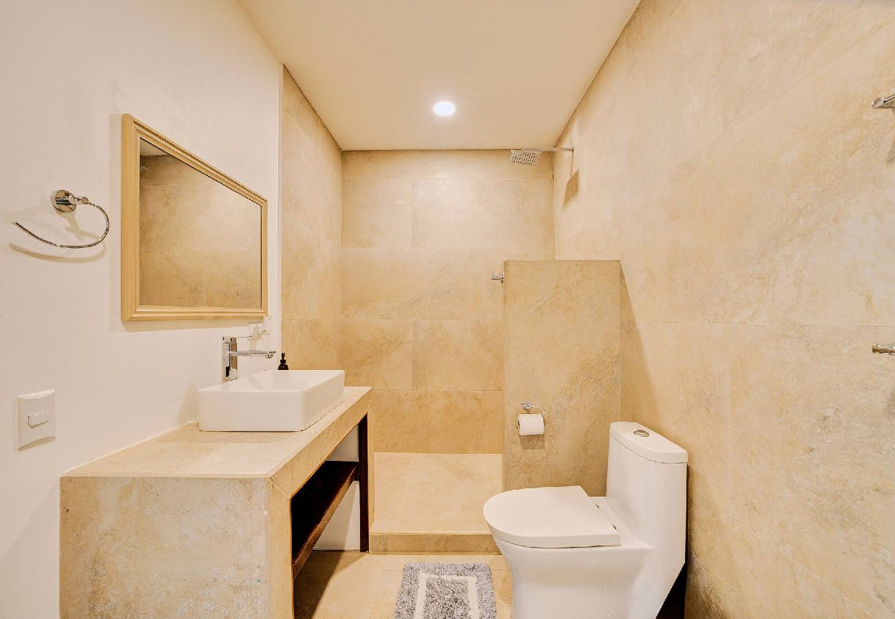 Apartment in Puerto Viejo - Suite Gaviota 4 | Centric w/AC & king-size bed 