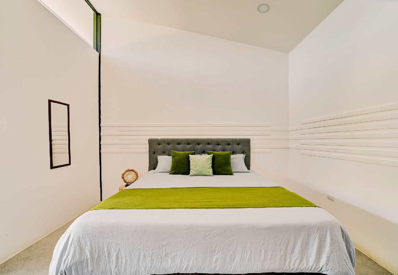 Apartment in Puerto Viejo - Suite Gaviota 4 | Centric w/AC & king-size bed 