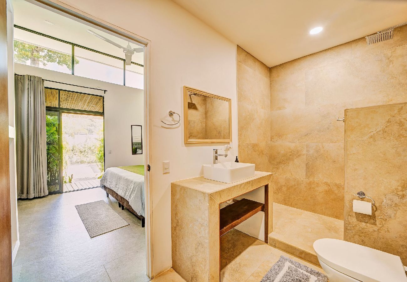 Apartment in Puerto Viejo - Suite Gaviota 4 | Centric w/AC & king-size bed 