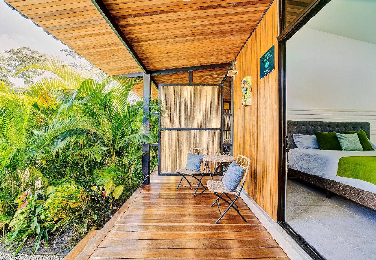 Apartment in Puerto Viejo - Suite Gaviota 5 | Centric w/AC & king-size bed 