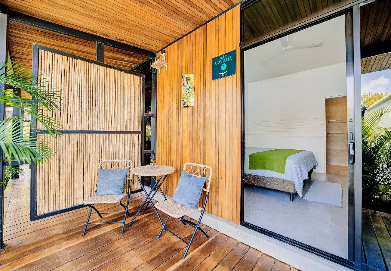 Apartment in Puerto Viejo - Suite Gaviota 5 | Centric w/AC & king-size bed 