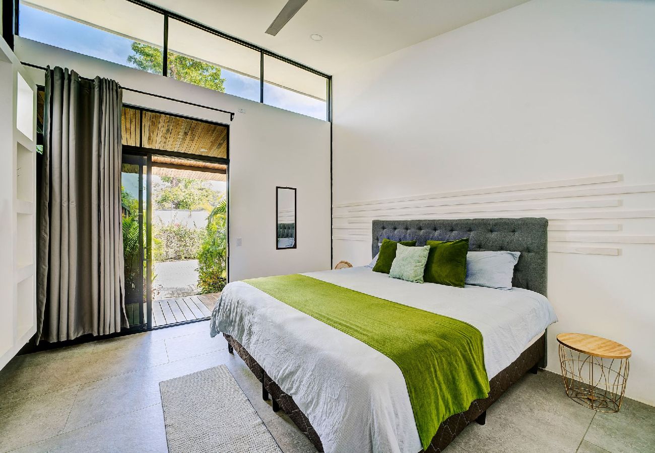 Apartment in Puerto Viejo - Suite Gaviota 5 | Centric w/AC & king-size bed 