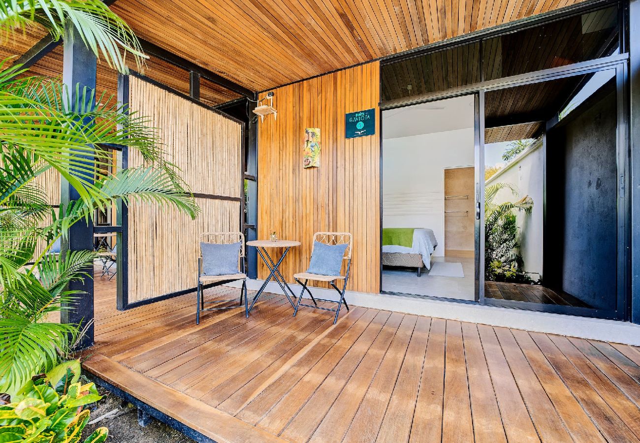 Apartment in Puerto Viejo - Suite Gaviota 5 | Centric w/AC & king-size bed 