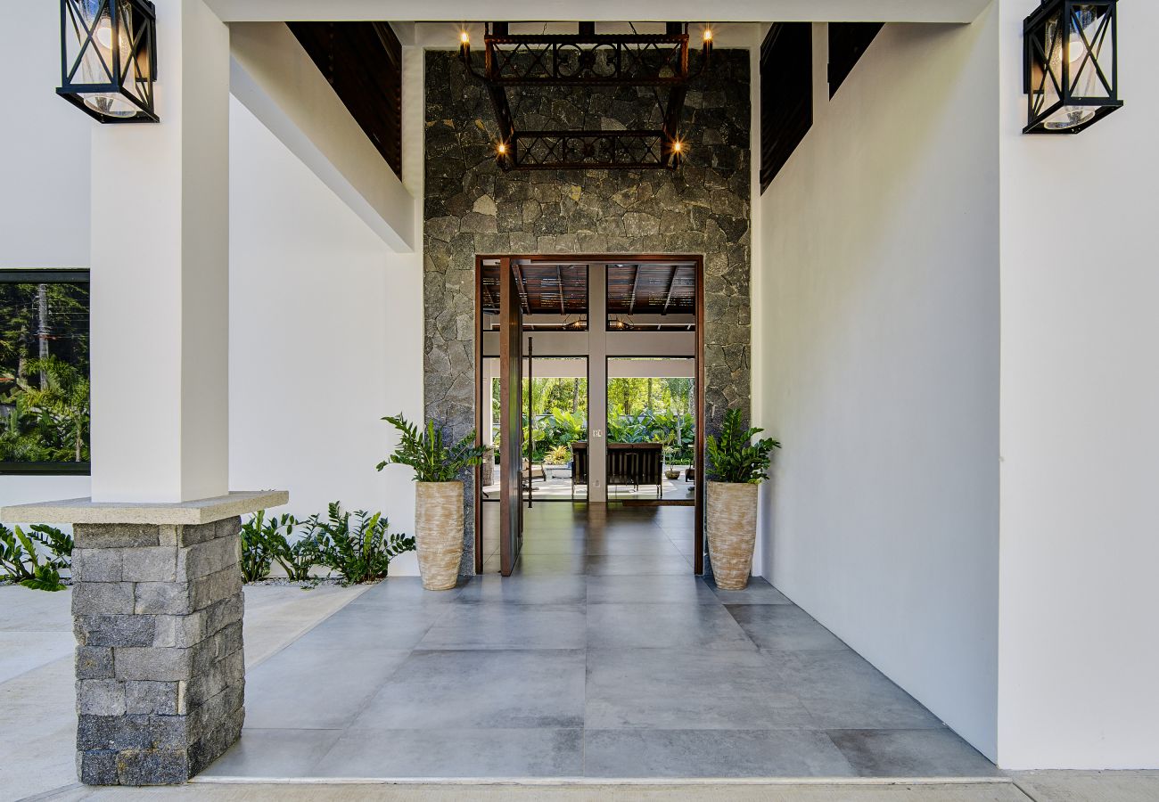 House in Playa Chiquita - Casa Chela | Breathtaking oasis - 4BR w/AC & Pool