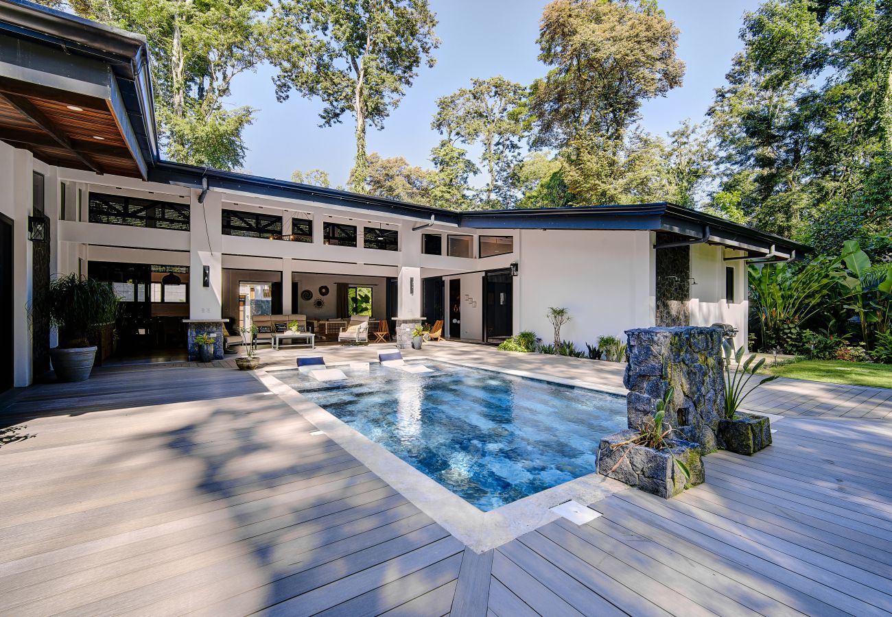 House in Playa Chiquita - Casa Chela | Breathtaking oasis - 4BR w/AC & Pool