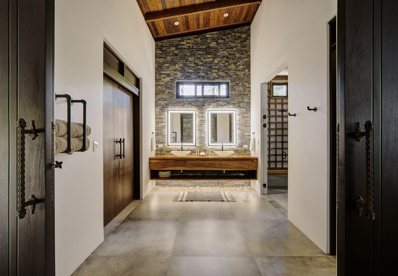 House in Playa Chiquita - Casa Chela | Breathtaking oasis - 4BR w/AC & Pool