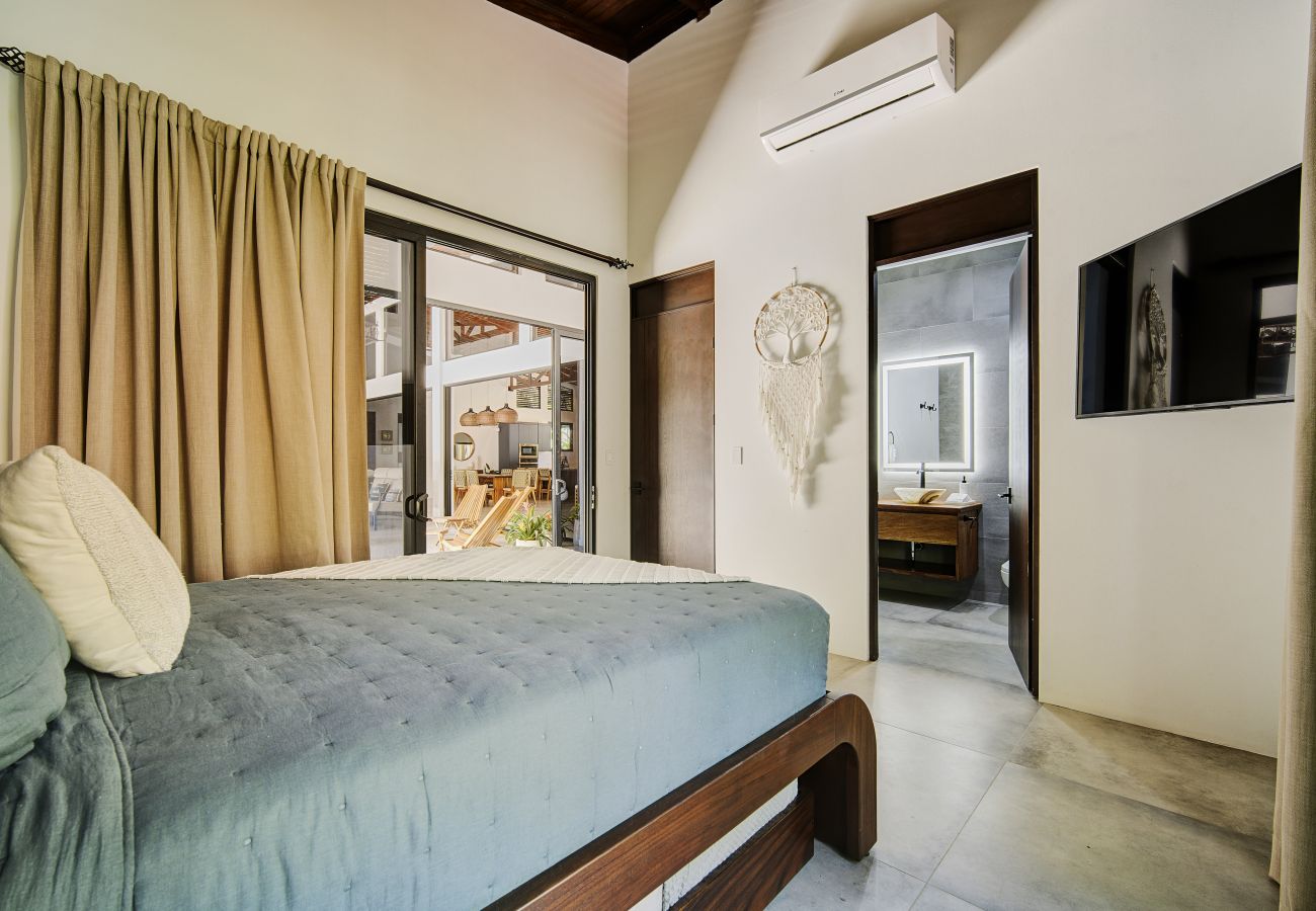 House in Playa Chiquita - Casa Chela | Breathtaking oasis - 4BR w/AC & Pool
