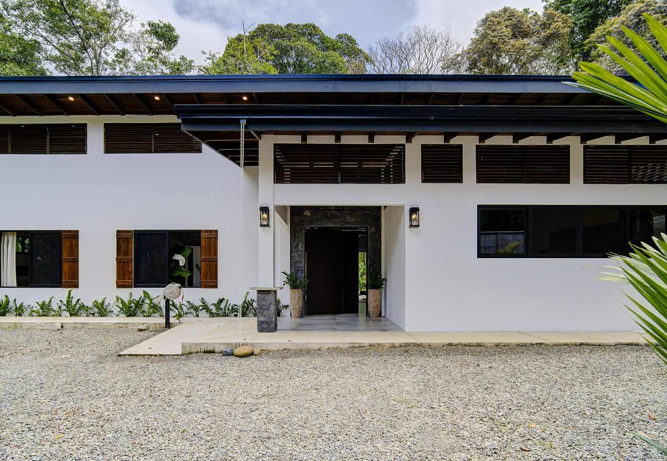 House in Playa Chiquita - Casa Chela | Breathtaking oasis - 4BR w/AC & Pool