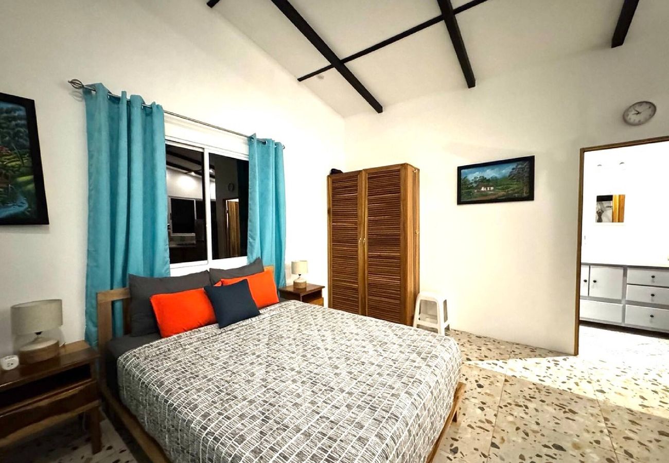 Apartment in Playa Chiquita - Casita Azul | Cute studio for couples - AC & pool 
