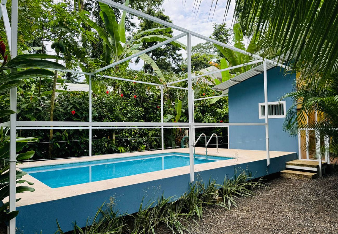 Apartment in Playa Chiquita - Casita Azul | Cute studio for couples - AC & pool 