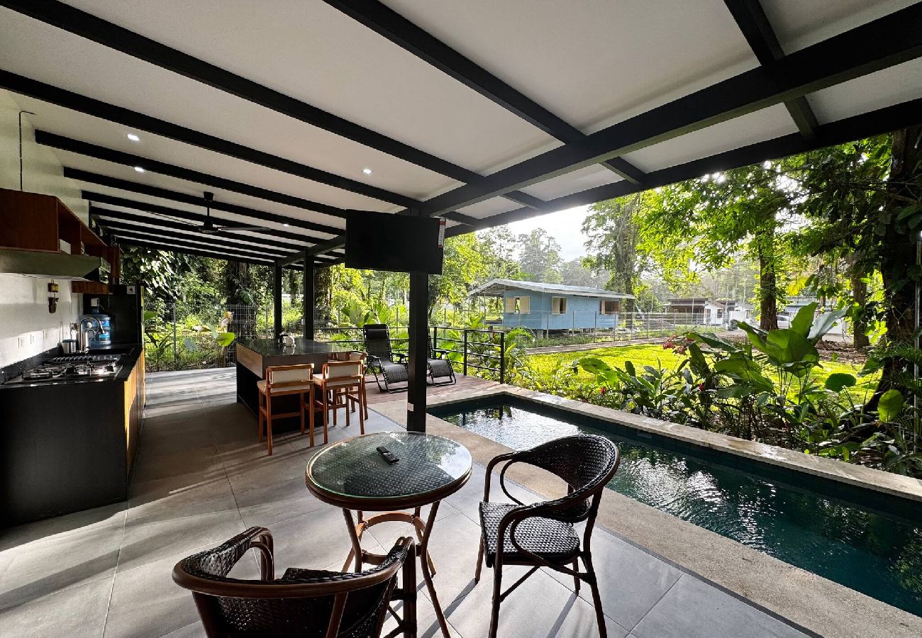 House in Puerto Viejo - Sharka House - Brand new gorgeous 2BR w/pool & AC 