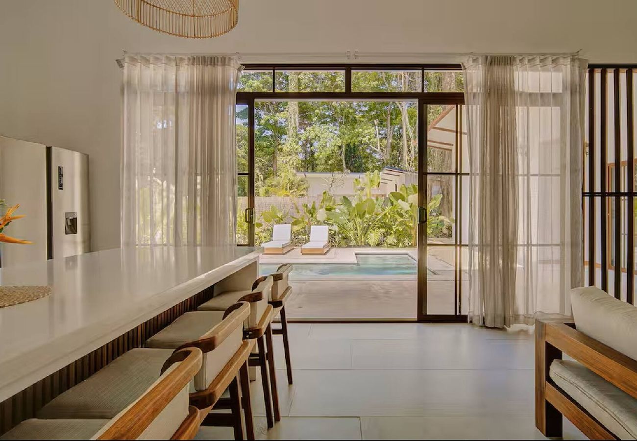 House in Puerto Viejo - UPA House | 3BR - A/C, Pool & Close to beaches 