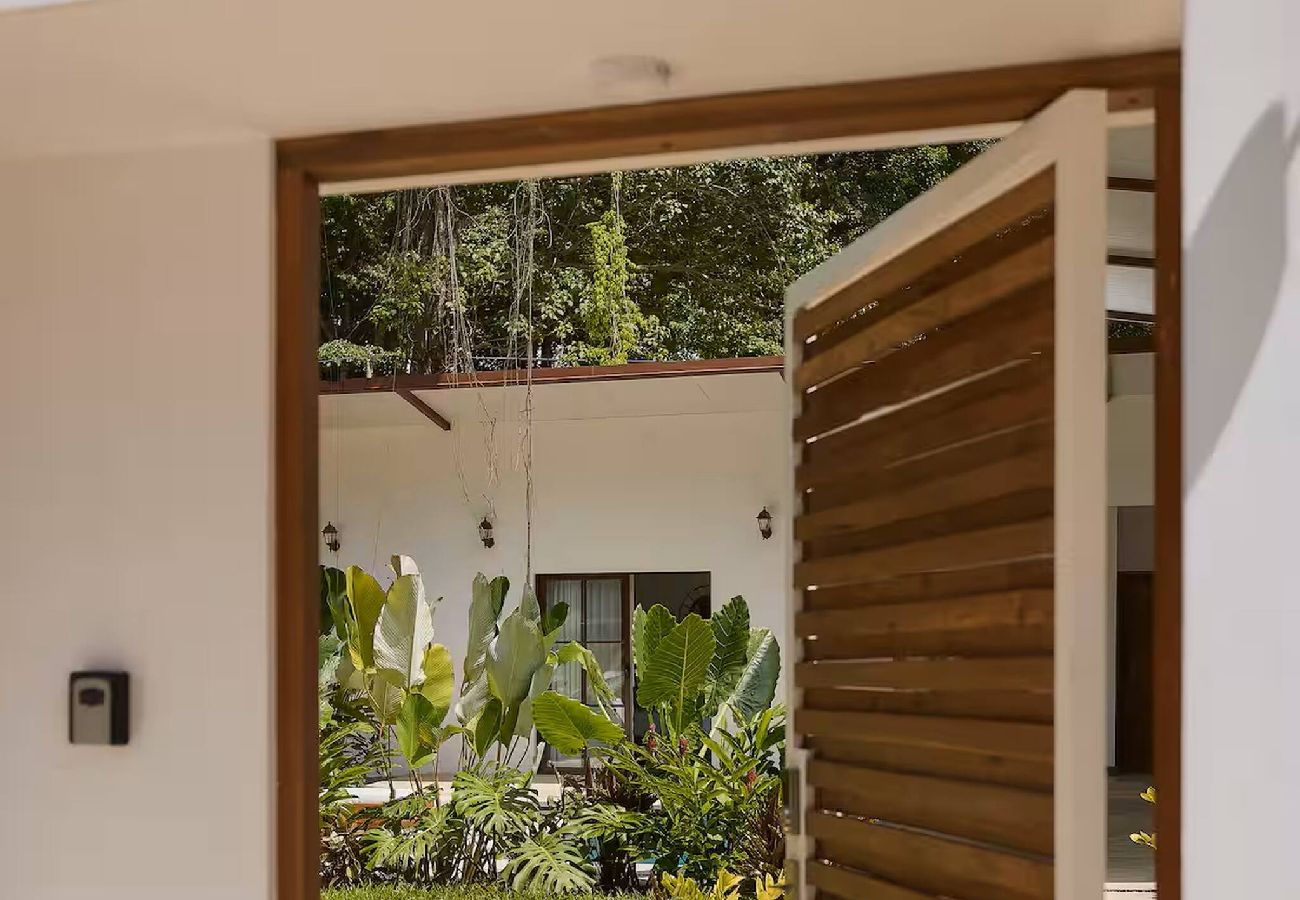 House in Puerto Viejo - UPA House | 3BR - A/C, Pool & Close to beaches 