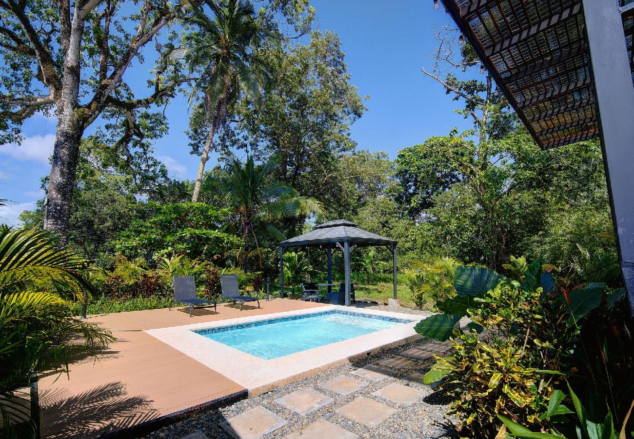 Apartment in Playa Negra - New! Casa Nalu | Steps from the sea w/pool & AC 