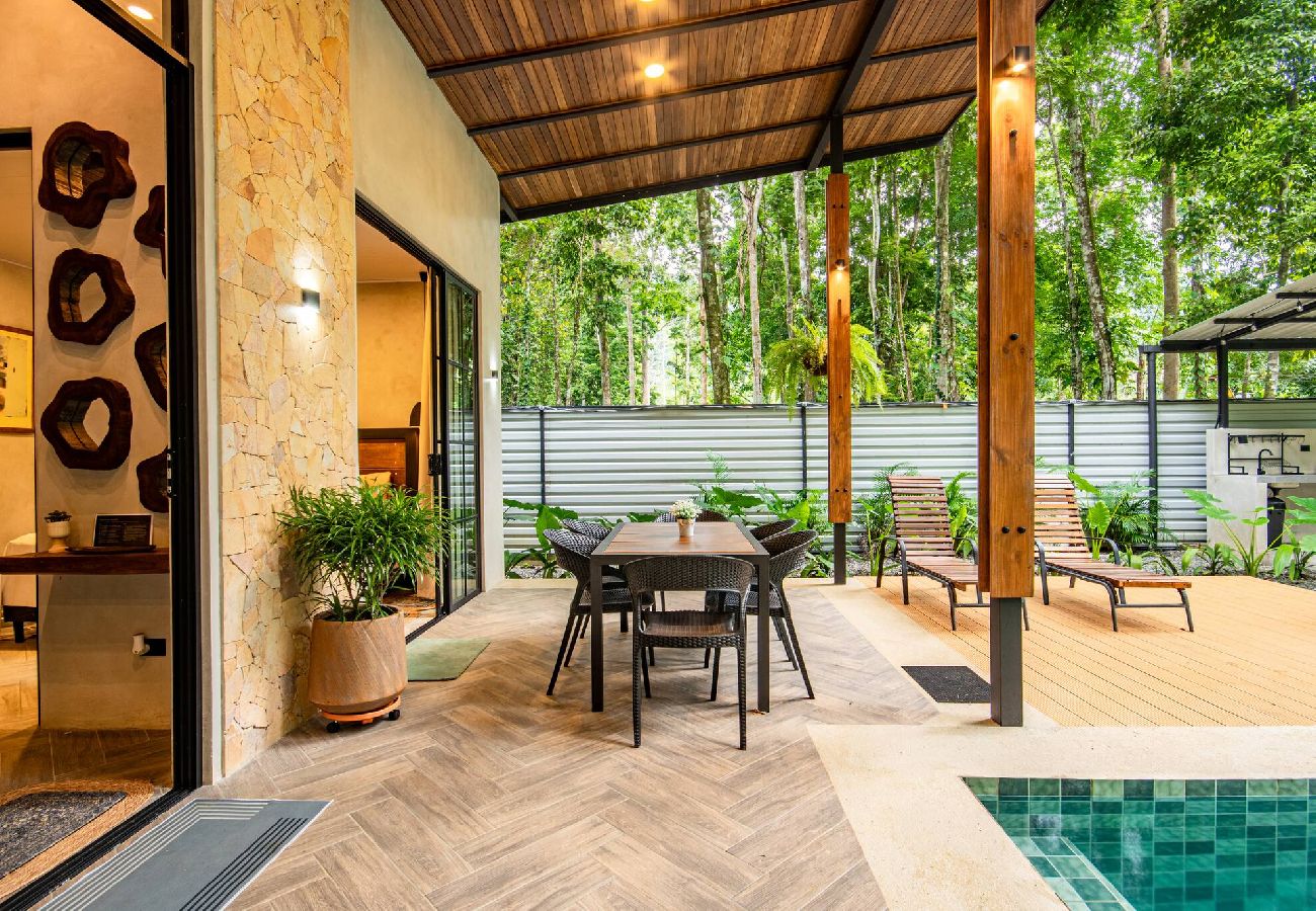 House in Hone Creek - Casa Sura | Between the jungle the sea w/AC & pool 