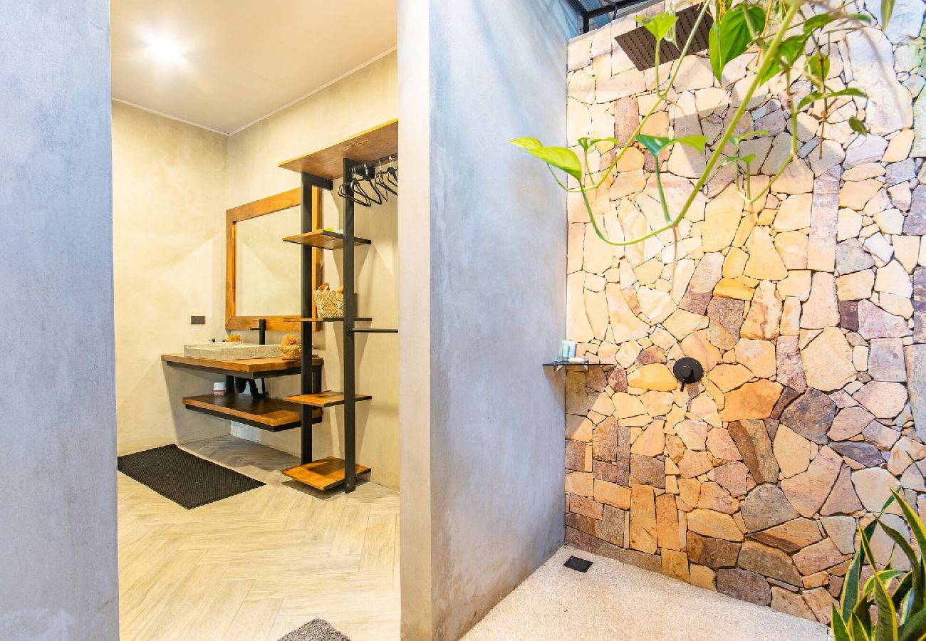 House in Hone Creek - Casa Sura | Between the jungle the sea w/AC & pool 